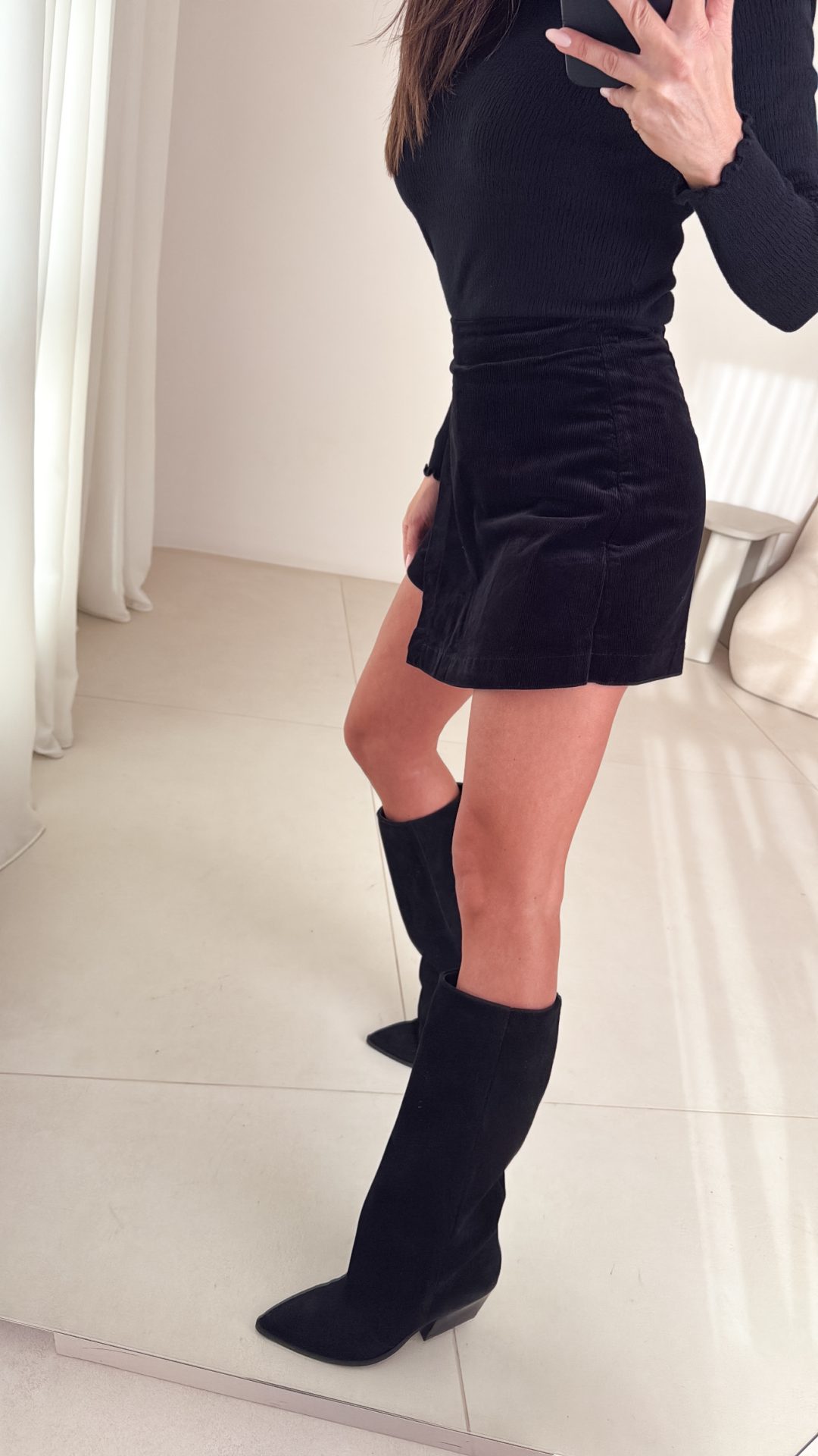 10CB5413-21A2-4D3F-ABDD-A0ABA51F7C74 Wide Fit Fold Boots - Image 2