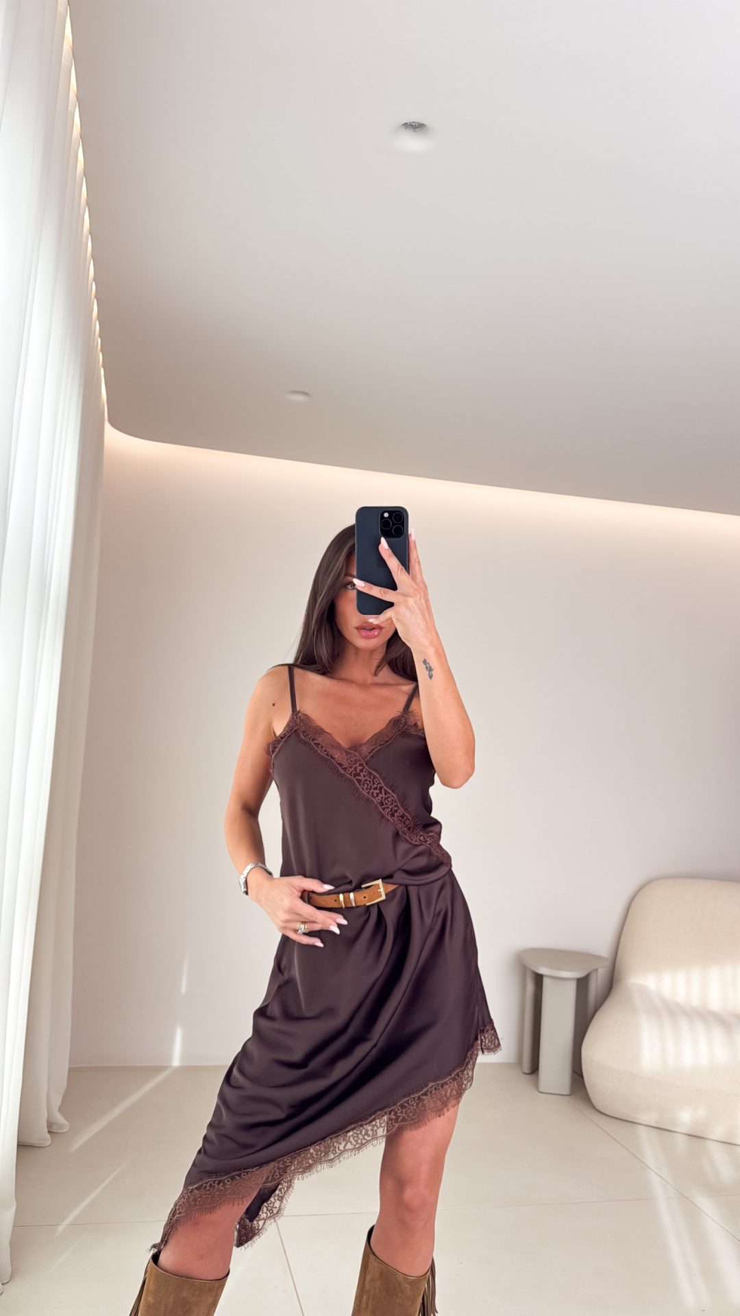 208FB543-DD44-4E63-B1BE-89EC6D0312D5 Esme Satin - Image 2