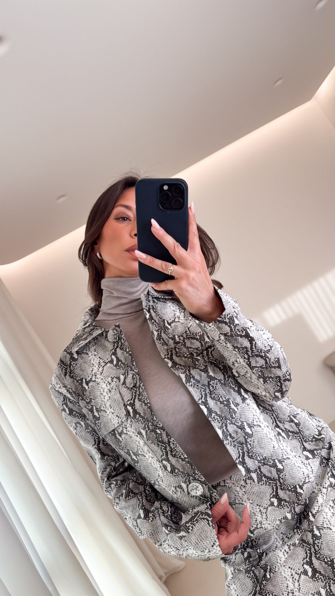 E1431093-F24B-4783-92E7-6698C5E808B0 Dua Jacket - Image 1