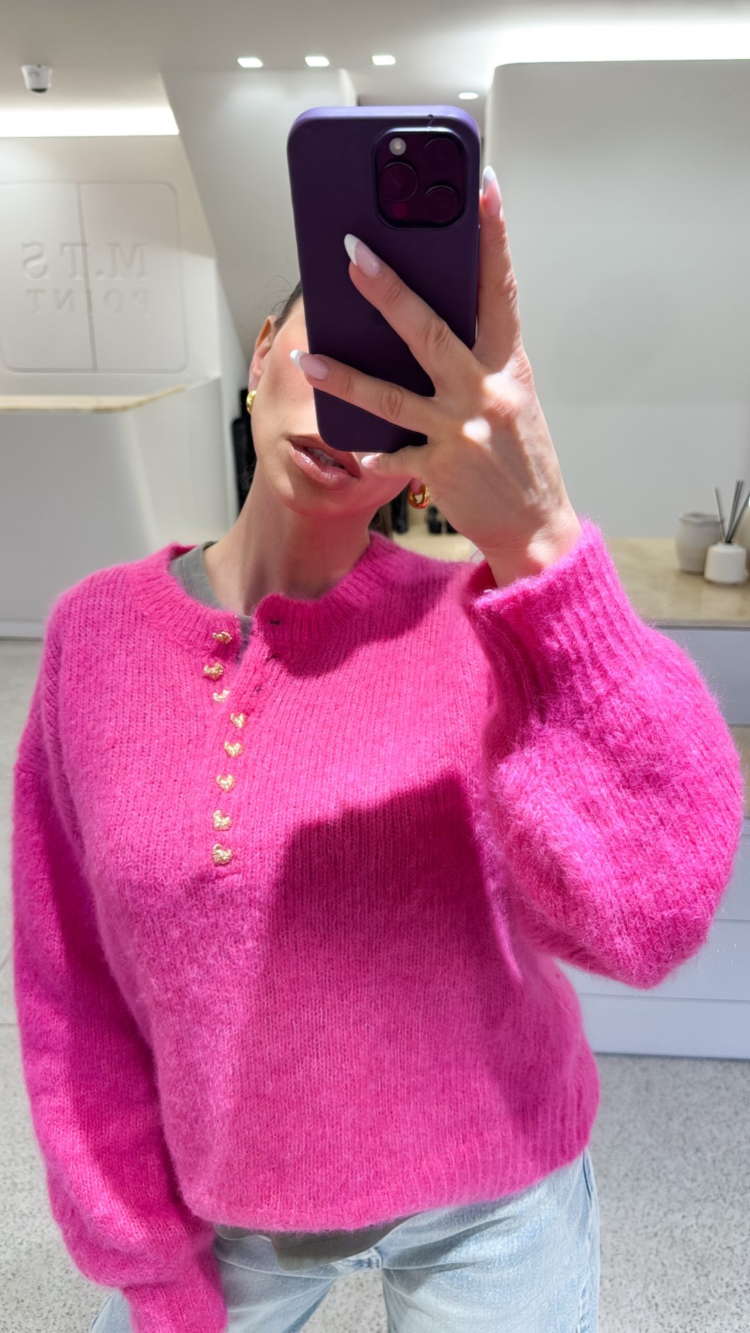 9F73E9E2-F9E6-4E96-B739-1567BF1F4EE1 Sierra sweater - Image 1